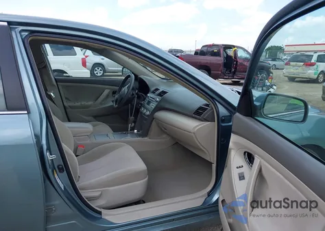 2010 Toyota Camry Le z USA, uszkodzony, nr VIN 4T1BF3EK6AU533642